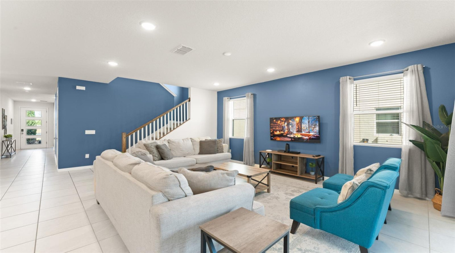 KISSIMMEE, Florida 34747, 6 Bedrooms Bedrooms, ,4 BathroomsBathrooms,Residential,For Sale,TROPICAL PALMS,0,MFRO6302103