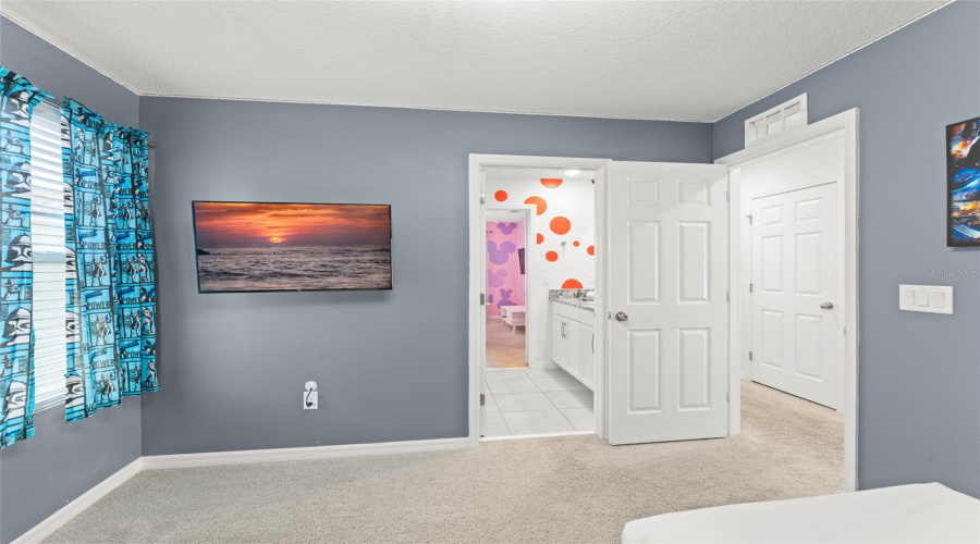 KISSIMMEE, Florida 34747, 6 Bedrooms Bedrooms, ,4 BathroomsBathrooms,Residential,For Sale,TROPICAL PALMS,0,MFRO6302103