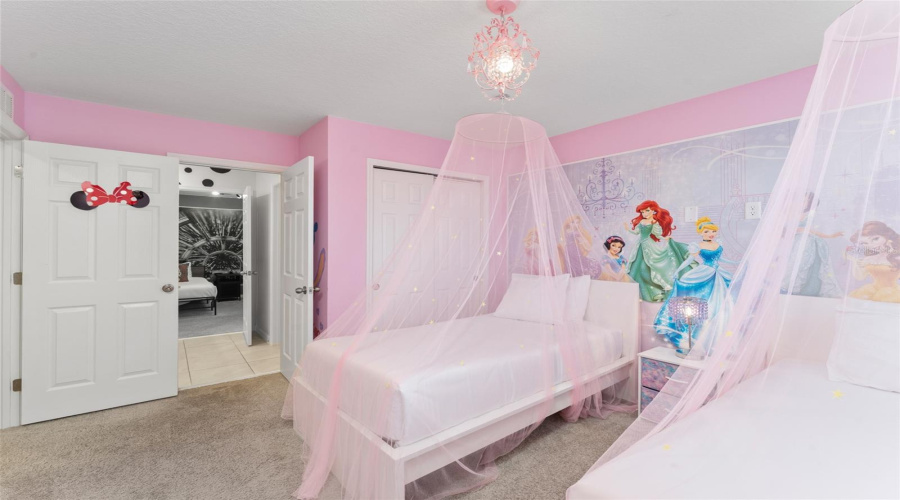KISSIMMEE, Florida 34747, 6 Bedrooms Bedrooms, ,4 BathroomsBathrooms,Residential,For Sale,TROPICAL PALMS,0,MFRO6302103