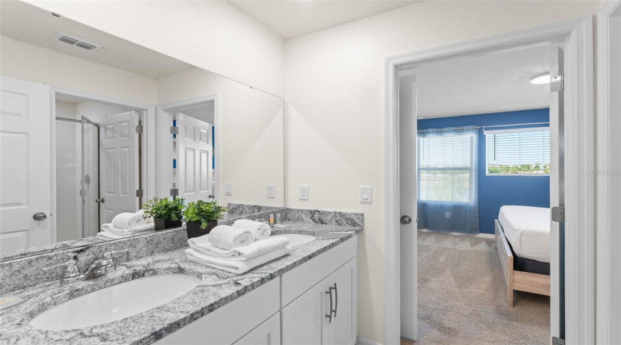 KISSIMMEE, Florida 34747, 6 Bedrooms Bedrooms, ,4 BathroomsBathrooms,Residential,For Sale,TROPICAL PALMS,0,MFRO6302103