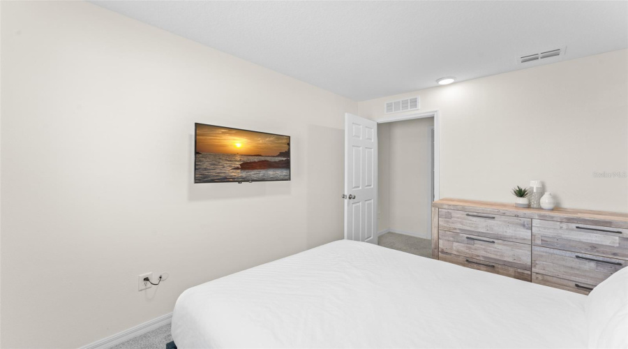 KISSIMMEE, Florida 34747, 6 Bedrooms Bedrooms, ,4 BathroomsBathrooms,Residential,For Sale,TROPICAL PALMS,0,MFRO6302103