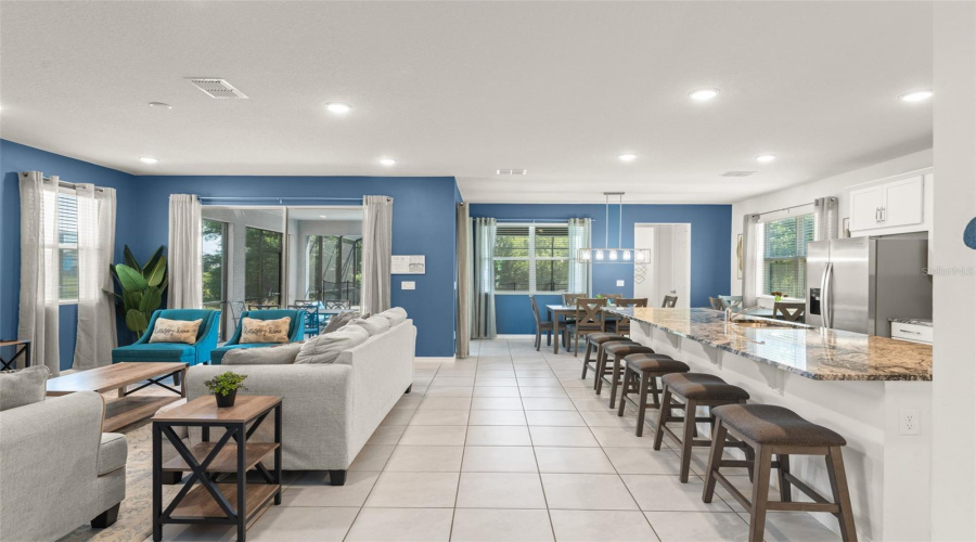 KISSIMMEE, Florida 34747, 6 Bedrooms Bedrooms, ,4 BathroomsBathrooms,Residential,For Sale,TROPICAL PALMS,0,MFRO6302103