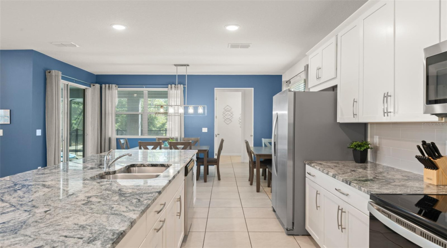 KISSIMMEE, Florida 34747, 6 Bedrooms Bedrooms, ,4 BathroomsBathrooms,Residential,For Sale,TROPICAL PALMS,0,MFRO6302103