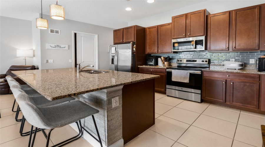 DAVENPORT, Florida 33896, 3 Bedrooms Bedrooms, ,2 BathroomsBathrooms,Residential,For Sale,CAPTIVA,0,MFRO6303081