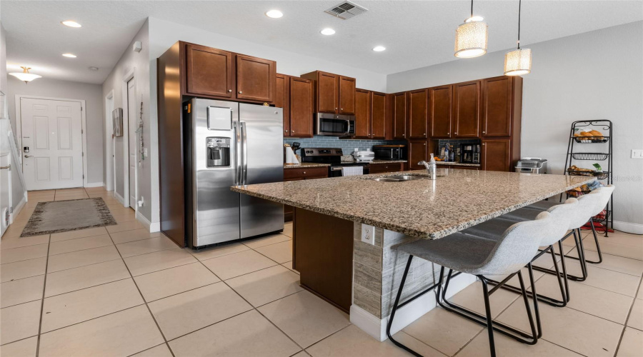 DAVENPORT, Florida 33896, 3 Bedrooms Bedrooms, ,2 BathroomsBathrooms,Residential,For Sale,CAPTIVA,0,MFRO6303081