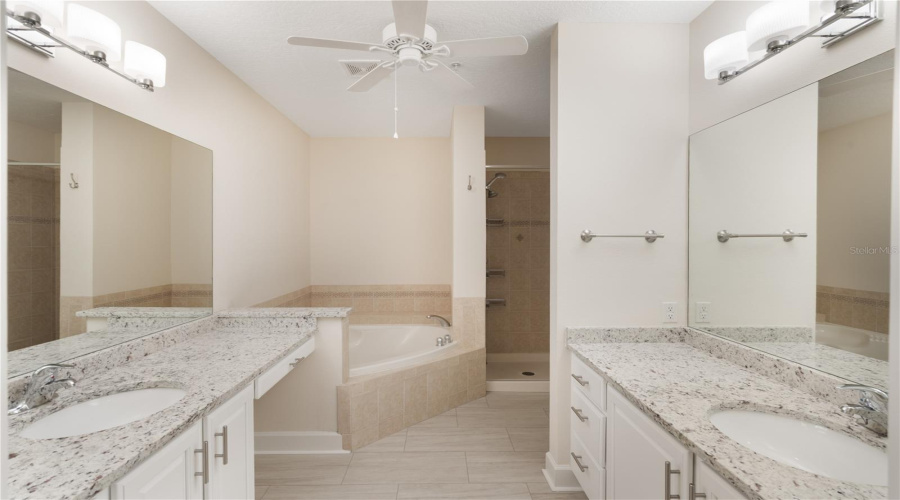 KISSIMMEE, Florida 34747, 4 Bedrooms Bedrooms, ,2 BathroomsBathrooms,Residential,For Sale,WRIGHT,0,MFRS5125656