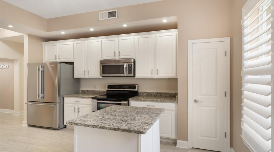 KISSIMMEE, Florida 34747, 4 Bedrooms Bedrooms, ,2 BathroomsBathrooms,Residential,For Sale,WRIGHT,0,MFRS5125656