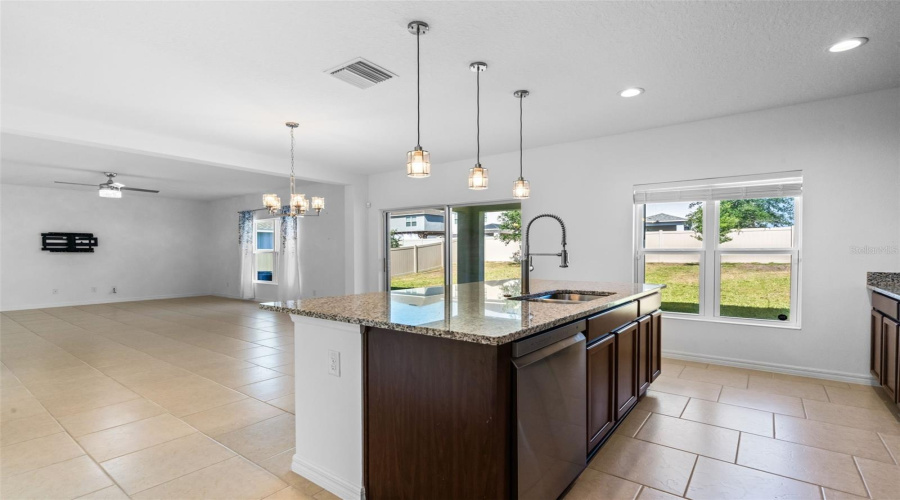 DAVENPORT, Florida 33837, 5 Bedrooms Bedrooms, ,3 BathroomsBathrooms,Residential,For Sale,CAMPO,MFRO6303886