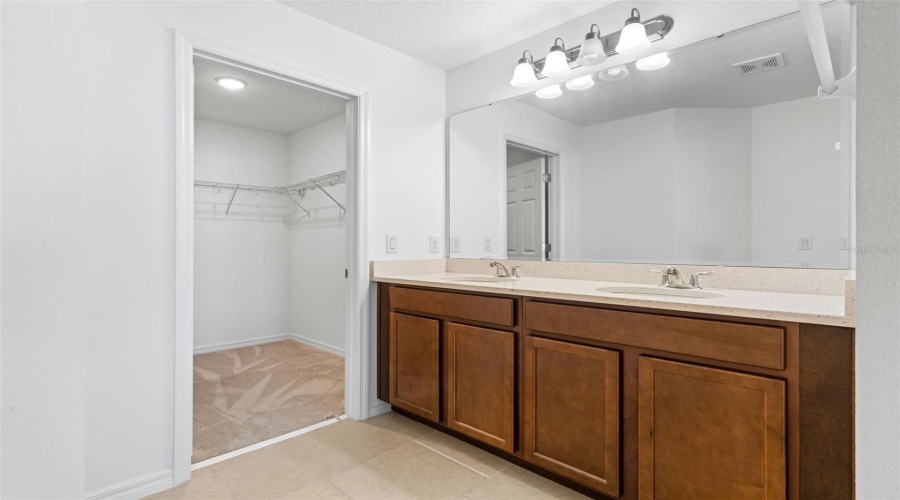 DAVENPORT, Florida 33837, 5 Bedrooms Bedrooms, ,3 BathroomsBathrooms,Residential,For Sale,CAMPO,MFRO6303886