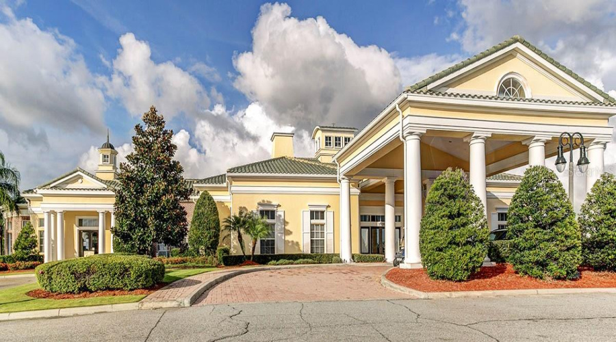 Restaurant & Pro Shop
