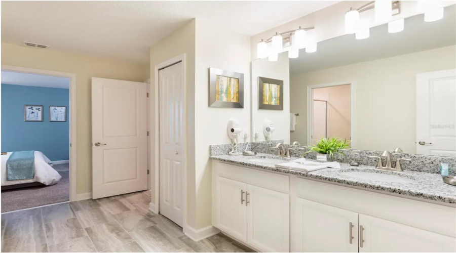 Davenport, Florida 33896, 8 Bedrooms Bedrooms, ,5 Bathroomsbathrooms,Residential,For Sale,Stinger,Mfrs5125541