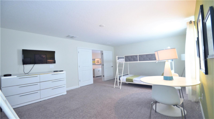 Davenport, Florida 33896, 8 Bedrooms Bedrooms, ,5 Bathroomsbathrooms,Residential,For Sale,Stinger,Mfrs5125541