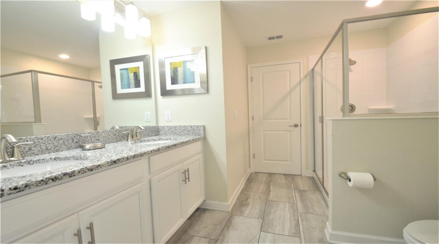 Davenport, Florida 33896, 8 Bedrooms Bedrooms, ,5 Bathroomsbathrooms,Residential,For Sale,Stinger,Mfrs5125541