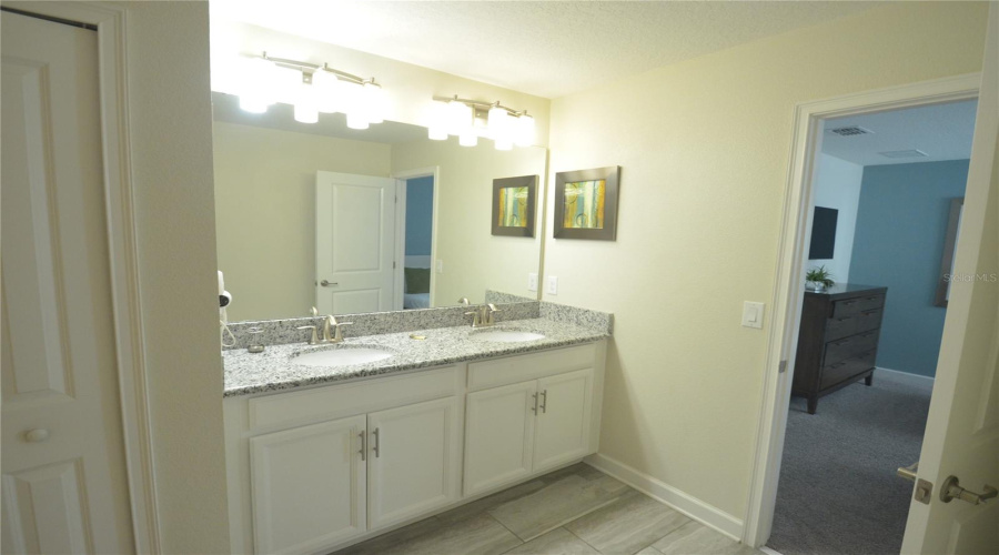 Davenport, Florida 33896, 8 Bedrooms Bedrooms, ,5 Bathroomsbathrooms,Residential,For Sale,Stinger,Mfrs5125541
