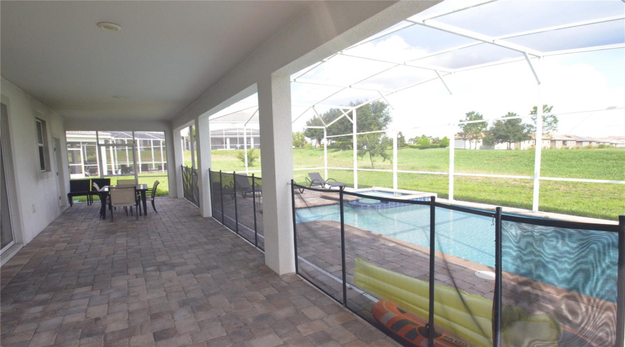 Davenport, Florida 33896, 8 Bedrooms Bedrooms, ,5 Bathroomsbathrooms,Residential,For Sale,Stinger,Mfrs5125541