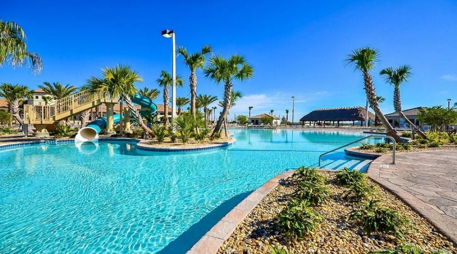 Davenport, Florida 33896, 8 Bedrooms Bedrooms, ,5 Bathroomsbathrooms,Residential,For Sale,Stinger,Mfrs5125541