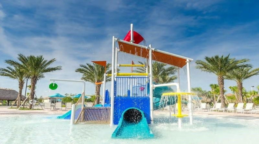 Davenport, Florida 33896, 8 Bedrooms Bedrooms, ,5 Bathroomsbathrooms,Residential,For Sale,Stinger,Mfrs5125541