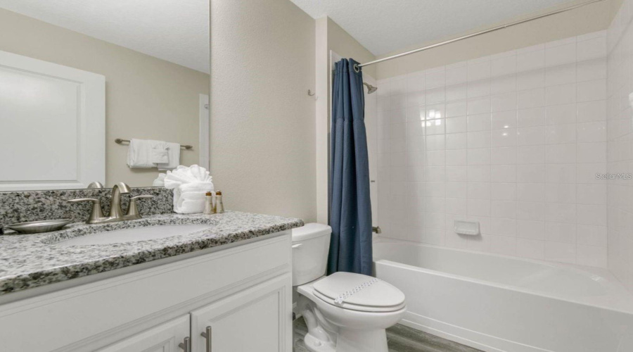 Kissimmee, Florida 34746, 5 Bedrooms Bedrooms, ,5 Bathroomsbathrooms,Residential,For Sale,Kings Castle,Mfro6304817