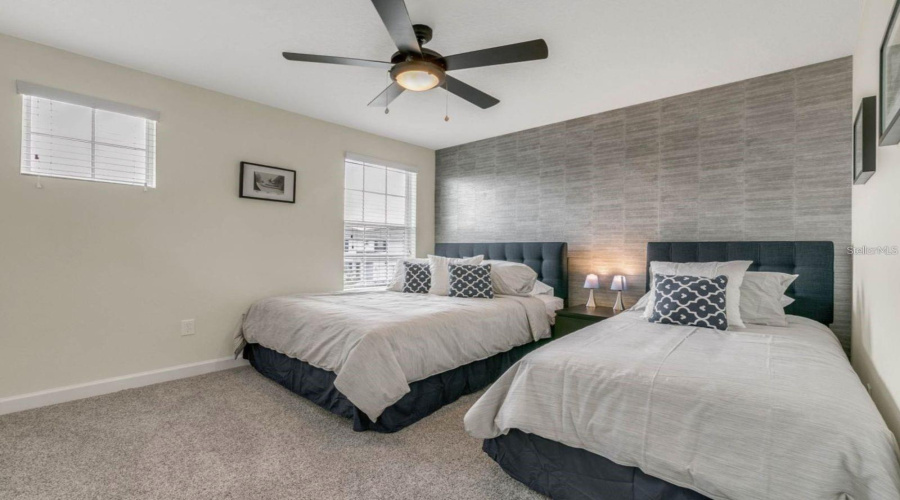 Kissimmee, Florida 34746, 5 Bedrooms Bedrooms, ,5 Bathroomsbathrooms,Residential,For Sale,Kings Castle,Mfro6304817