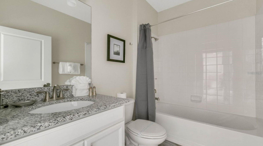 Kissimmee, Florida 34746, 5 Bedrooms Bedrooms, ,5 Bathroomsbathrooms,Residential,For Sale,Kings Castle,Mfro6304817