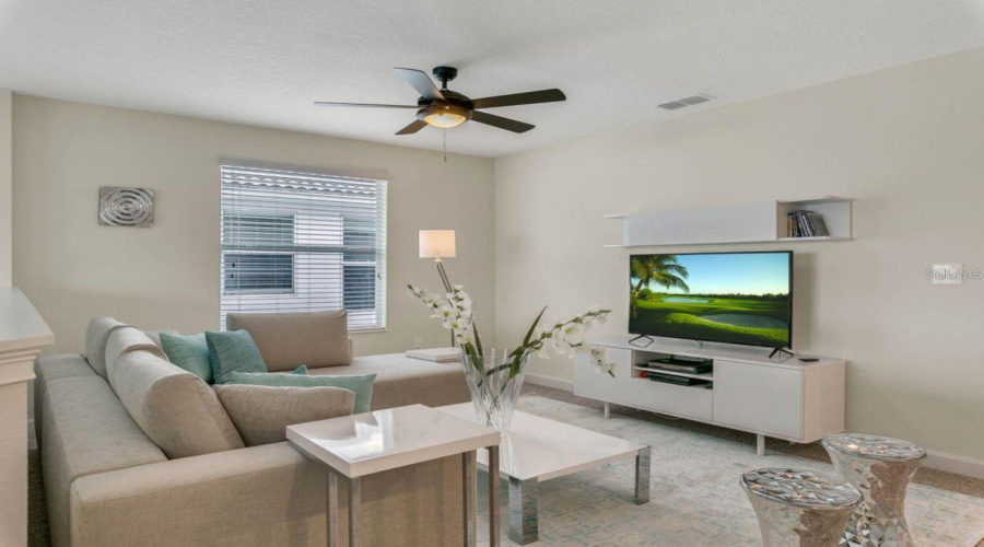 Kissimmee, Florida 34746, 5 Bedrooms Bedrooms, ,5 Bathroomsbathrooms,Residential,For Sale,Kings Castle,Mfro6304817
