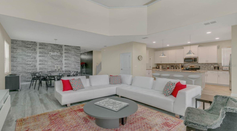 Kissimmee, Florida 34746, 5 Bedrooms Bedrooms, ,5 Bathroomsbathrooms,Residential,For Sale,Kings Castle,Mfro6304817