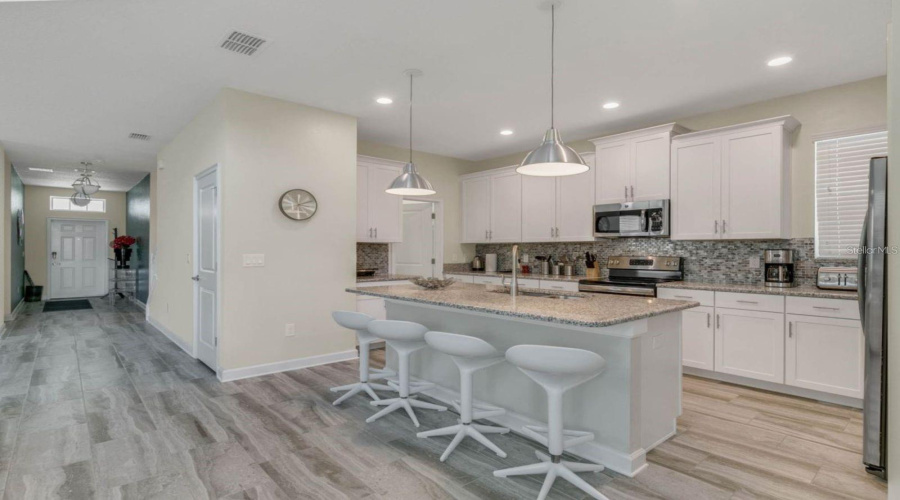 Kissimmee, Florida 34746, 5 Bedrooms Bedrooms, ,5 Bathroomsbathrooms,Residential,For Sale,Kings Castle,Mfro6304817