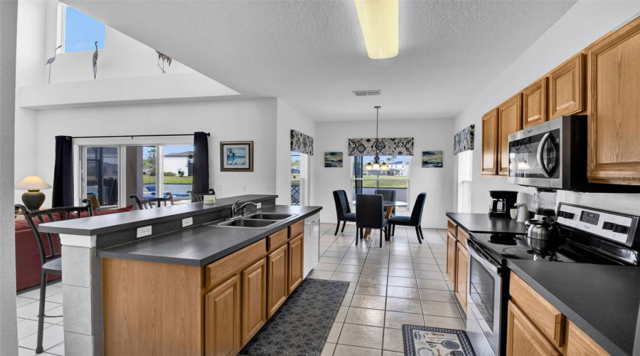 Kissimmee, Florida 34746, 5 Bedrooms Bedrooms, ,4 Bathroomsbathrooms,Residential,For Sale,Cumbrian Lakes,Mfrs5125941