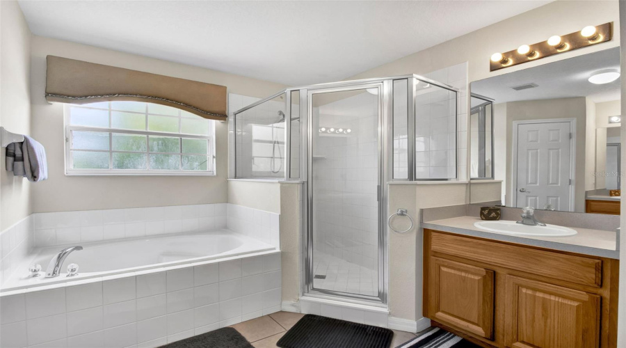 Kissimmee, Florida 34746, 5 Bedrooms Bedrooms, ,4 Bathroomsbathrooms,Residential,For Sale,Cumbrian Lakes,Mfrs5125941