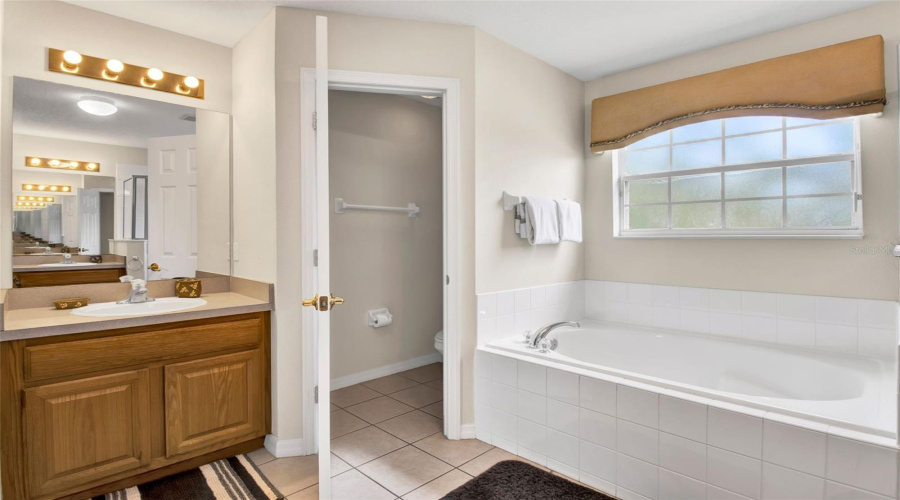 Kissimmee, Florida 34746, 5 Bedrooms Bedrooms, ,4 Bathroomsbathrooms,Residential,For Sale,Cumbrian Lakes,Mfrs5125941