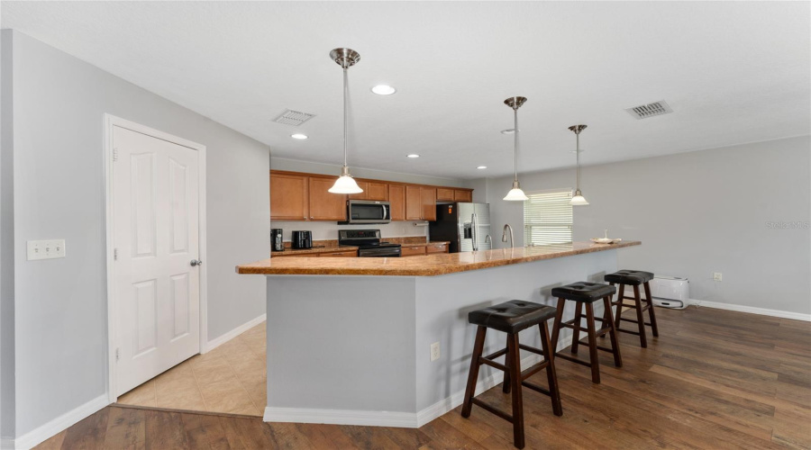 Kissimmee, Florida 34746, 4 Bedrooms Bedrooms, ,2 Bathroomsbathrooms,Residential,For Sale,Angler,Mfrs5126042