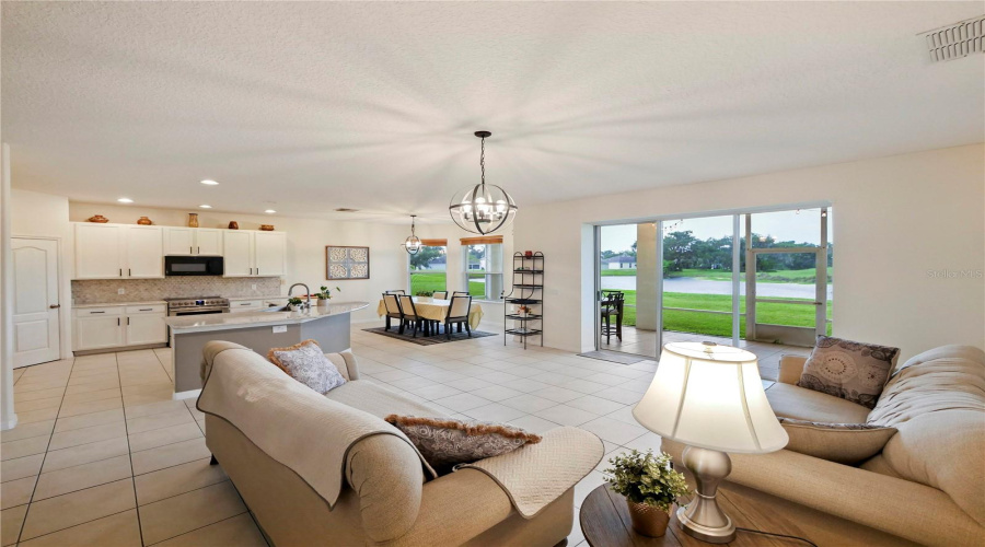 Kissimmee, Florida 34746, 4 Bedrooms Bedrooms, ,3 Bathroomsbathrooms,Residential,For Sale,The Oaks,Mfrs5126074