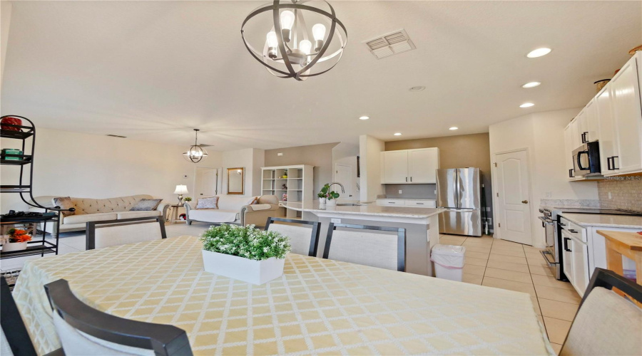 Kissimmee, Florida 34746, 4 Bedrooms Bedrooms, ,3 Bathroomsbathrooms,Residential,For Sale,The Oaks,Mfrs5126074