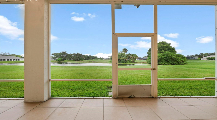 Kissimmee, Florida 34746, 4 Bedrooms Bedrooms, ,3 Bathroomsbathrooms,Residential,For Sale,The Oaks,Mfrs5126074