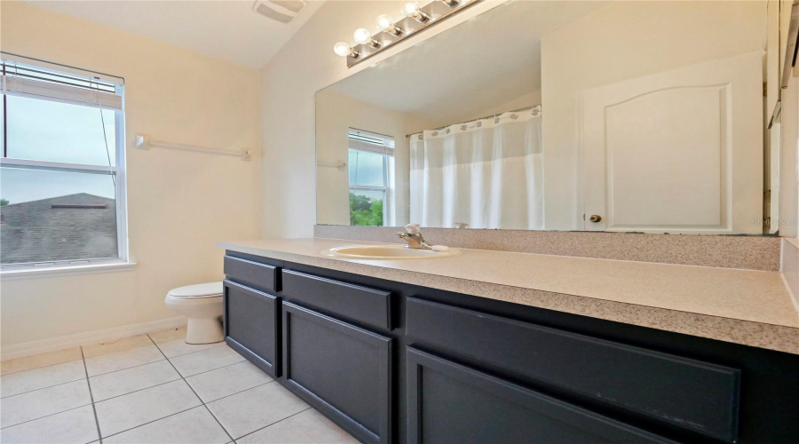 Kissimmee, Florida 34746, 4 Bedrooms Bedrooms, ,3 Bathroomsbathrooms,Residential,For Sale,The Oaks,Mfrs5126074