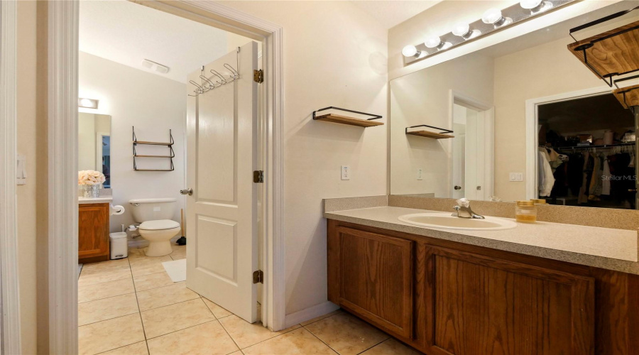 Kissimmee, Florida 34746, 4 Bedrooms Bedrooms, ,3 Bathroomsbathrooms,Residential,For Sale,The Oaks,Mfrs5126074