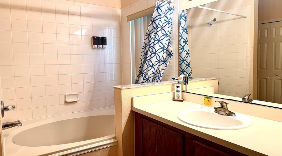 Davenport, Florida 33896, 4 Bedrooms Bedrooms, ,3 Bathroomsbathrooms,Residential,For Sale,Saddle Ridge,Mfrs5126062