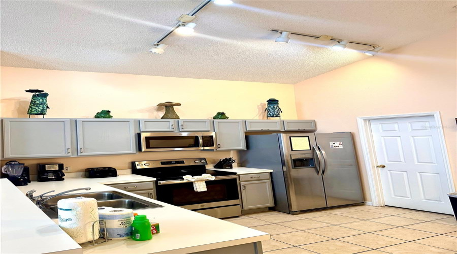 Davenport, Florida 33896, 4 Bedrooms Bedrooms, ,3 Bathroomsbathrooms,Residential,For Sale,Saddle Ridge,Mfrs5126062