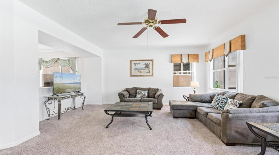 DAVENPORT, Florida 33897, 4 Bedrooms Bedrooms, ,3 BathroomsBathrooms,Residential,For Sale,ALDRIDGE,0,MFRS5126082