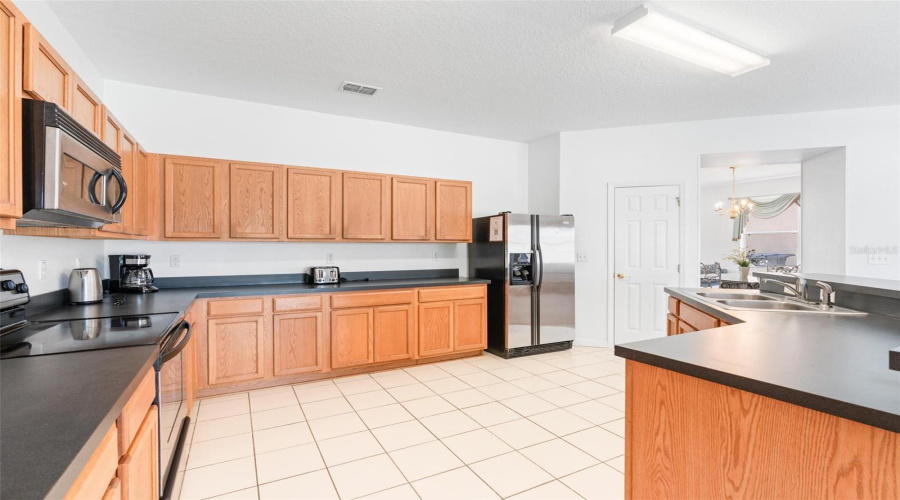 DAVENPORT, Florida 33897, 4 Bedrooms Bedrooms, ,3 BathroomsBathrooms,Residential,For Sale,ALDRIDGE,0,MFRS5126082