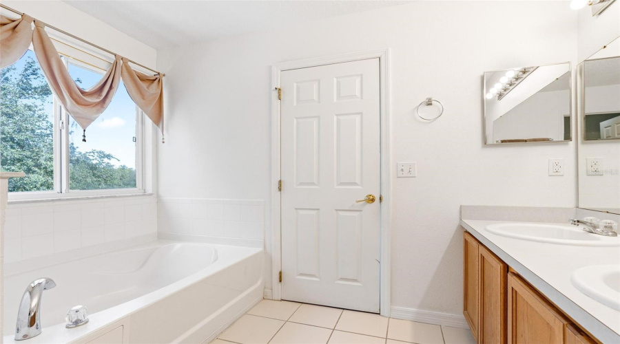 DAVENPORT, Florida 33897, 4 Bedrooms Bedrooms, ,3 BathroomsBathrooms,Residential,For Sale,ALDRIDGE,0,MFRS5126082
