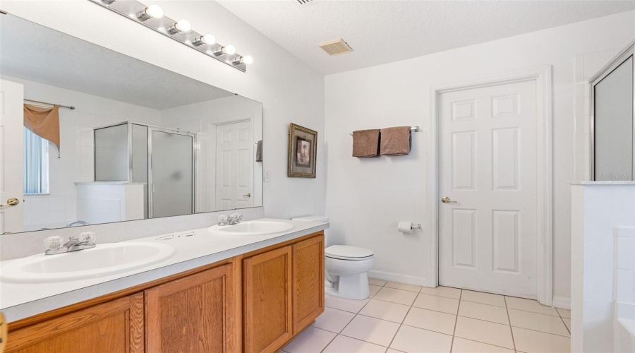DAVENPORT, Florida 33897, 4 Bedrooms Bedrooms, ,3 BathroomsBathrooms,Residential,For Sale,ALDRIDGE,0,MFRS5126082