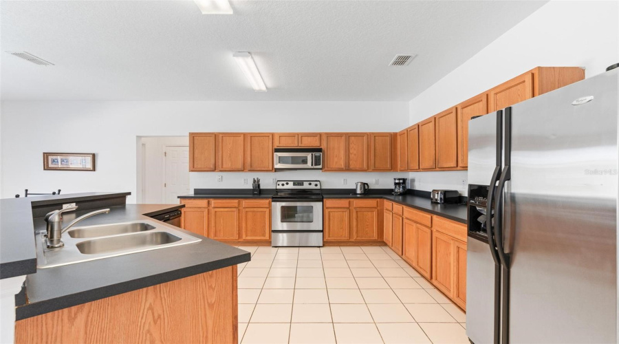DAVENPORT, Florida 33897, 4 Bedrooms Bedrooms, ,3 BathroomsBathrooms,Residential,For Sale,ALDRIDGE,0,MFRS5126082