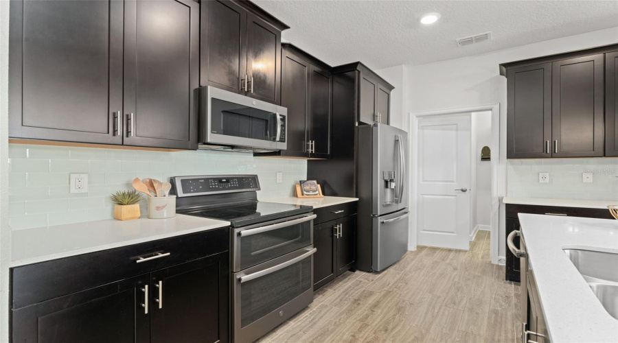 Kissimmee, Florida 34746, 4 Bedrooms Bedrooms, ,3 Bathroomsbathrooms,Residential,For Sale,Storytelling,Mfro6305407