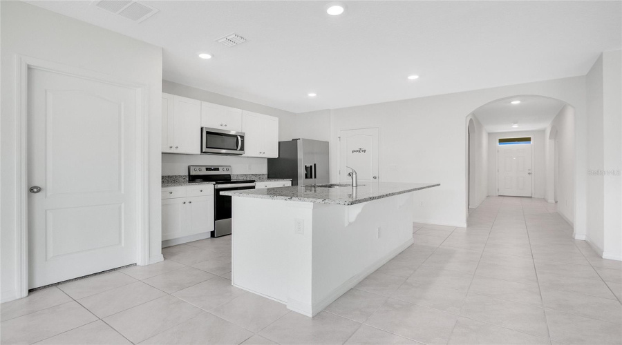 Davenport, Florida 33837, 3 Bedrooms Bedrooms, ,2 Bathroomsbathrooms,Residential,For Sale,Sugarwood,Mfro6305588