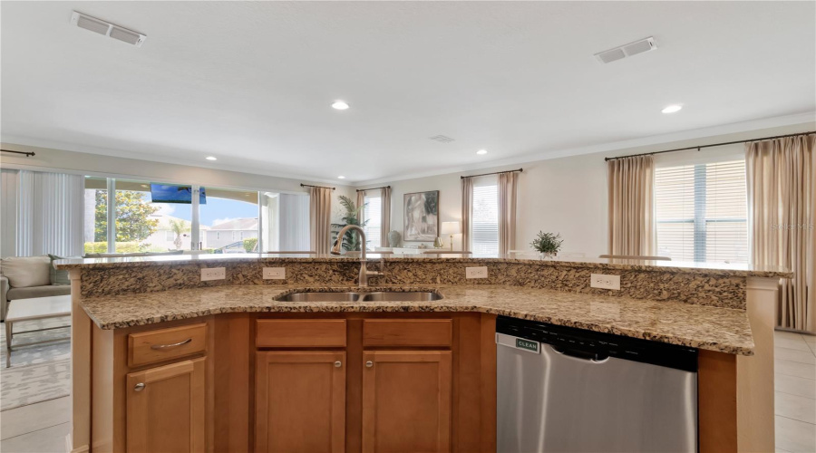 Kissimmee, Florida 34747, 5 Bedrooms Bedrooms, ,4 Bathroomsbathrooms,Residential,For Sale,Marker,Mfro6305490