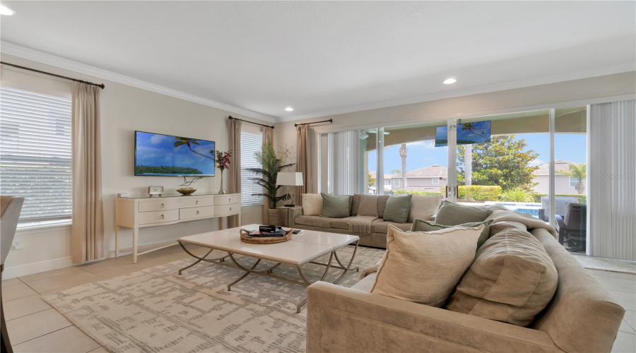 Kissimmee, Florida 34747, 5 Bedrooms Bedrooms, ,4 Bathroomsbathrooms,Residential,For Sale,Marker,Mfro6305490