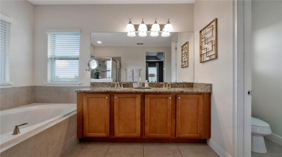 Kissimmee, Florida 34747, 5 Bedrooms Bedrooms, ,4 Bathroomsbathrooms,Residential,For Sale,Marker,Mfro6305490
