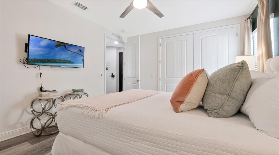 Kissimmee, Florida 34747, 5 Bedrooms Bedrooms, ,4 Bathroomsbathrooms,Residential,For Sale,Marker,Mfro6305490