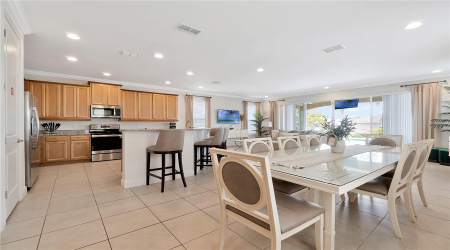 Kissimmee, Florida 34747, 5 Bedrooms Bedrooms, ,4 Bathroomsbathrooms,Residential,For Sale,Marker,Mfro6305490